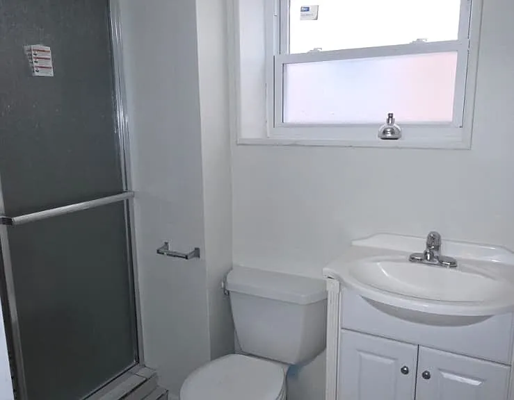Full bathroom in basement