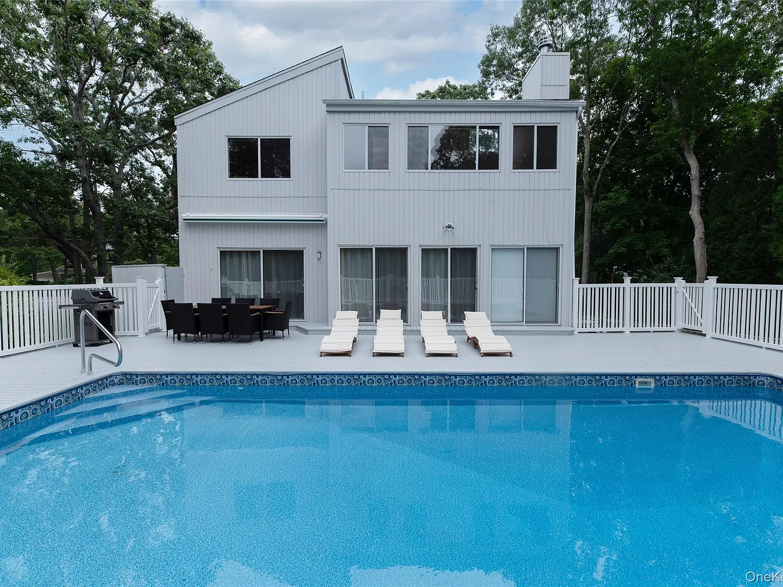 4 bed, 3.0 bath, 2700 sqft, $25,000 — Photo 2