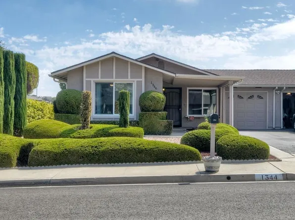 1344 Panorama Ridge Rd, Oceanside, CA 92056