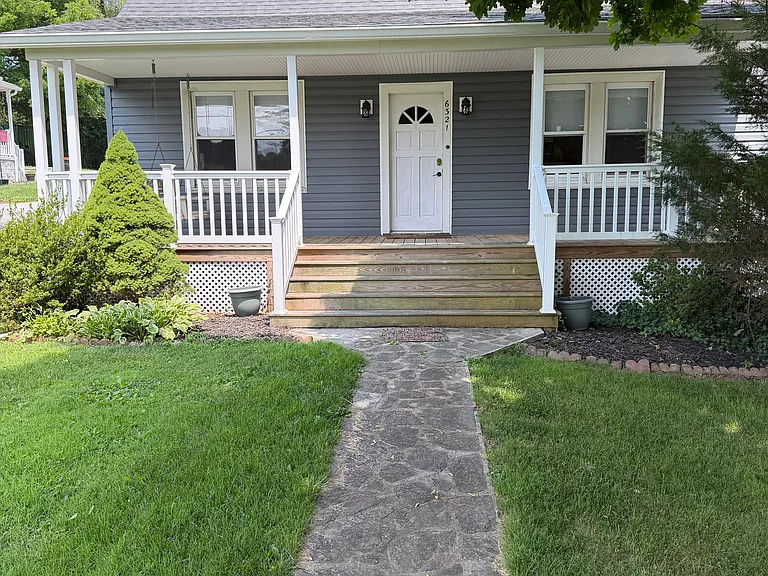 6321 Oakland Mills Rd — Photo 1
