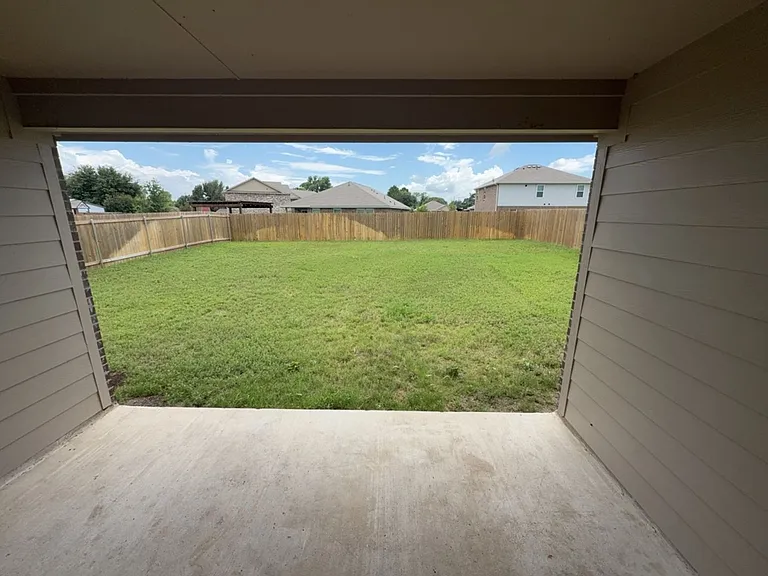 3637 Silver Maple Ln — Photo 15