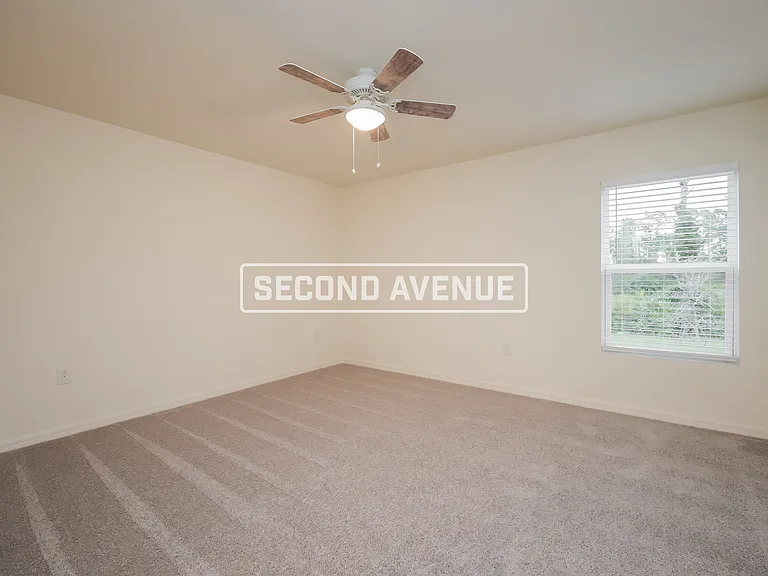 954 Pilgrim St E — Photo 10
