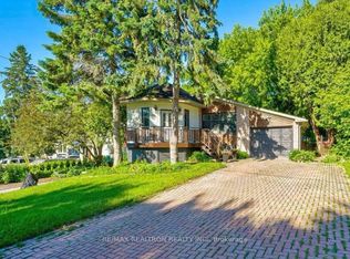 60 Hillview Dr, Newmarket, ON L3Y 4H9