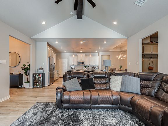 3rd image of 9609 Inverness Ave