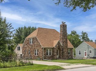 1915 Muscatine Ave, Iowa City, IA