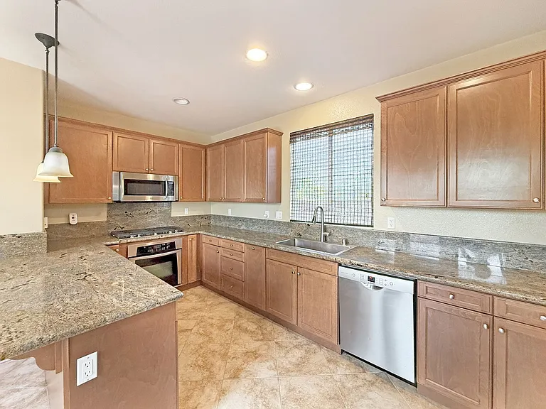 8404 Katherine Claire Ln — Photo 6