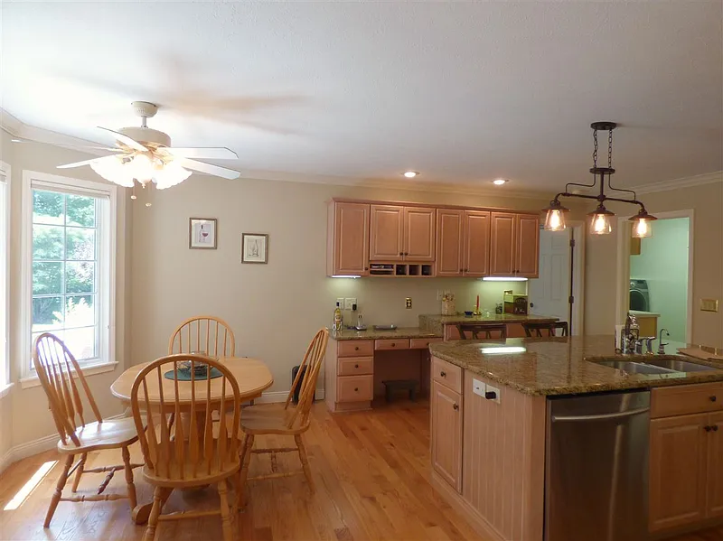 Thumbnail 10