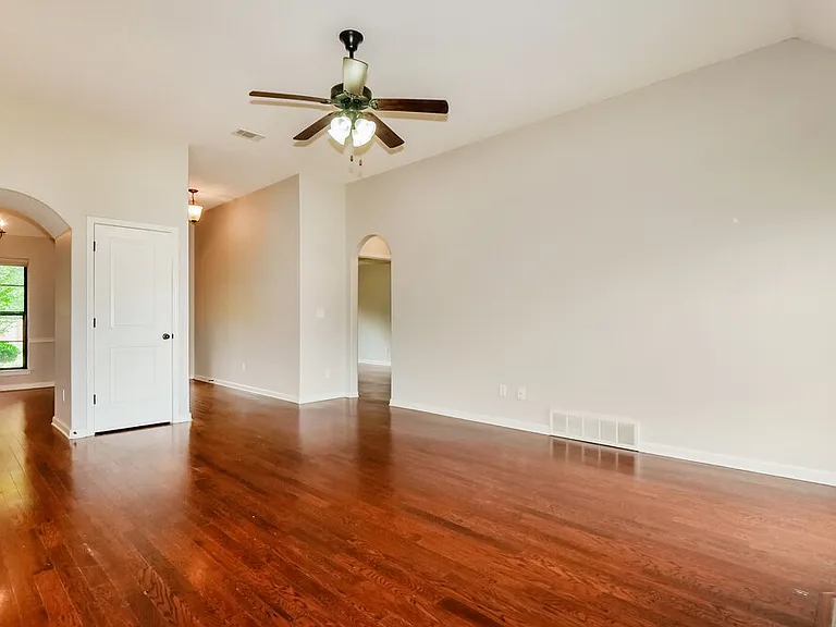 12379 Bevan Dr — Photo 6