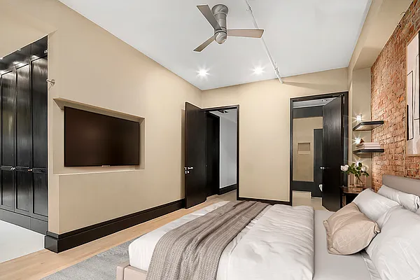 Sold by Coleman Real Estate Group | media 11