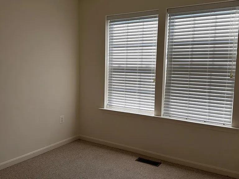 25646 Pleasant Valley Rd — Photo 16