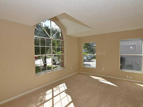 4th image of 8042 Excalibur Ct
