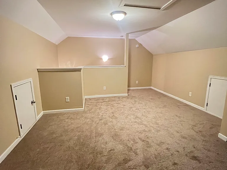321 Village Dr — Photo 17