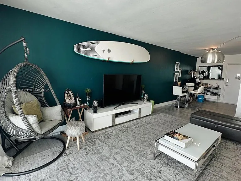 1000 West Ave #27 — Photo 3