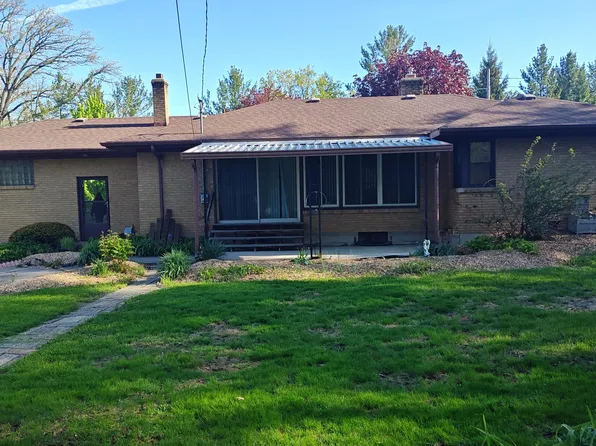 422 Three Mile Rd NE, Grand Rapids, MI 49505