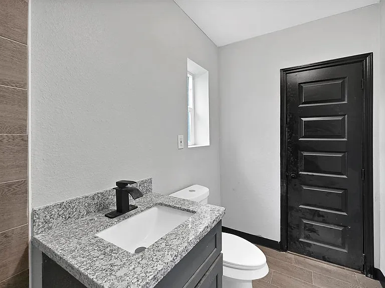 7210 Dahlia St — Photo 8