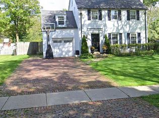 69 Blackhawk Rd, Highland Park, IL 60035