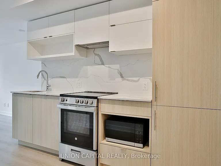 100 Queen St E #2312 — Photo 9