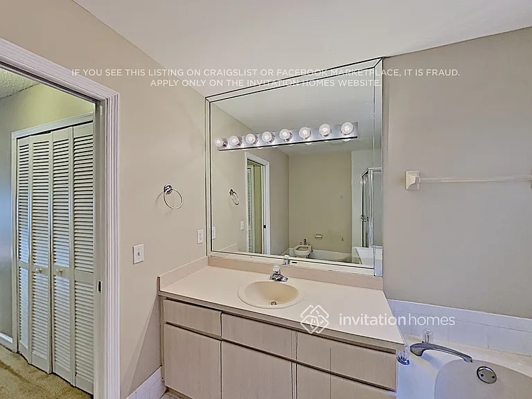 13272 NW 10th Ter — Photo 15
