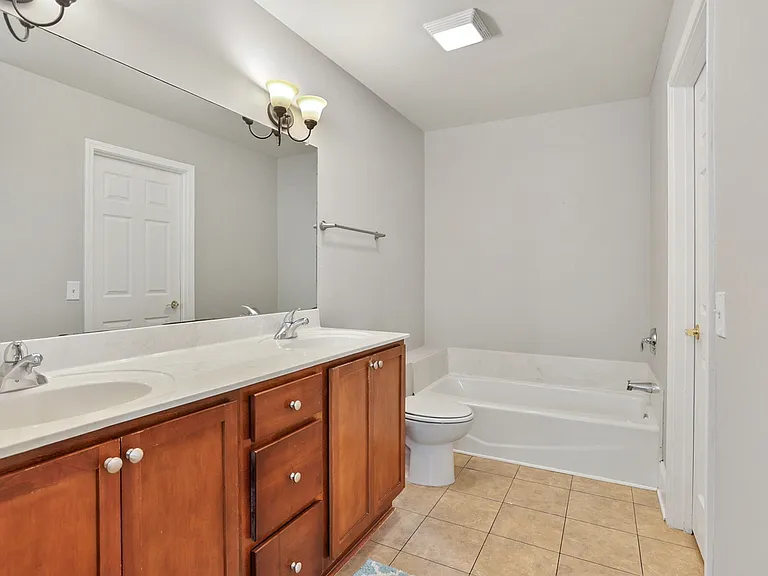 704 Kendal Ct — Photo 30