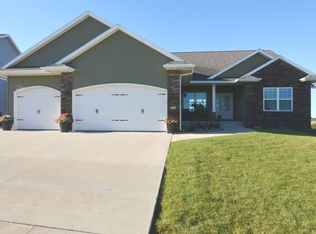 5112 Hay Field Dr SW, Cedar Rapids, IA 52404