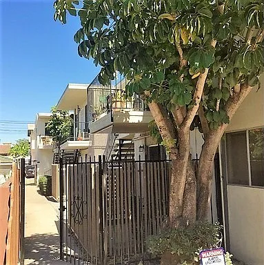 1432 Robinson Ave — Photo 11