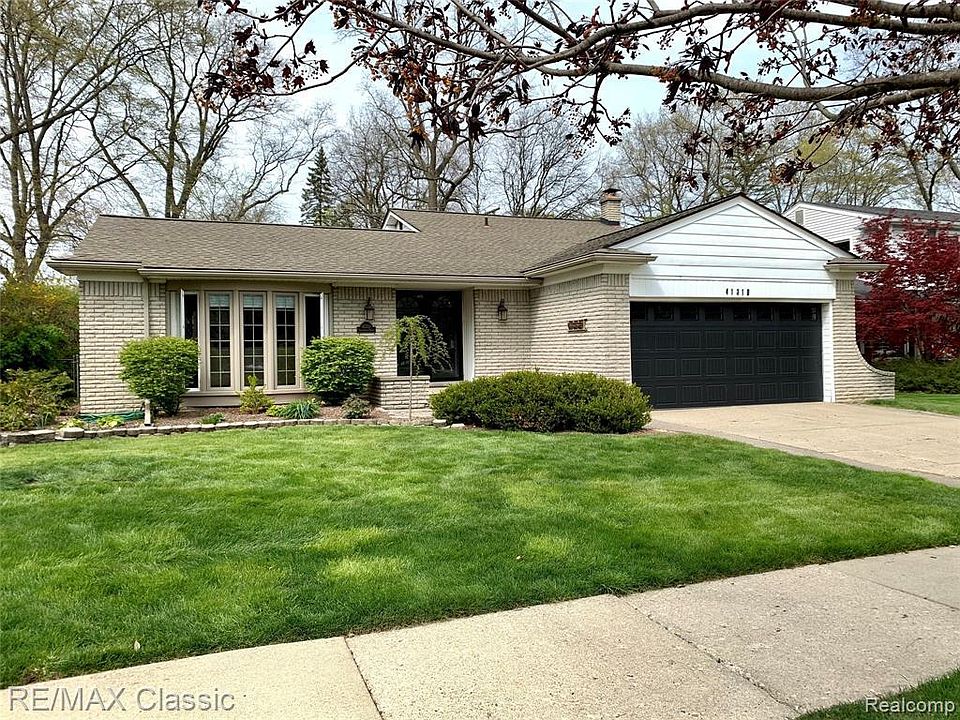 1st image of 41310 Crestwood Dr