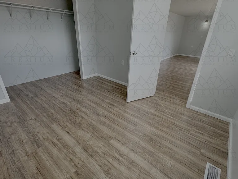 402 McCoy St — Photo 11
