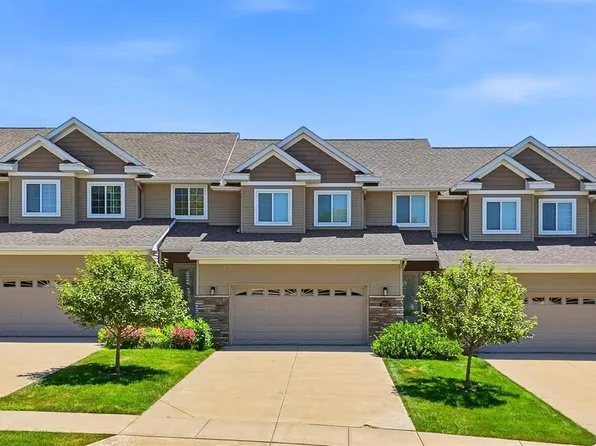 2233 E Grantview Dr, Coralville, IA 52241