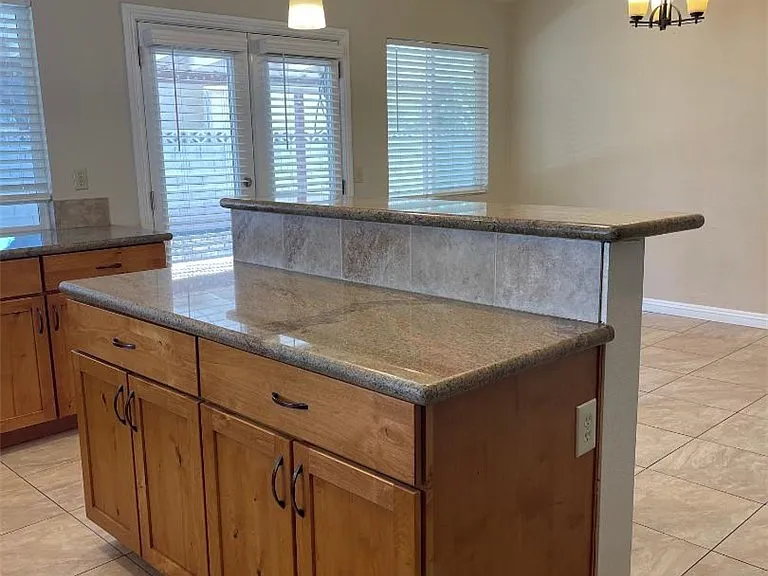 5905 April Ln — Photo 10