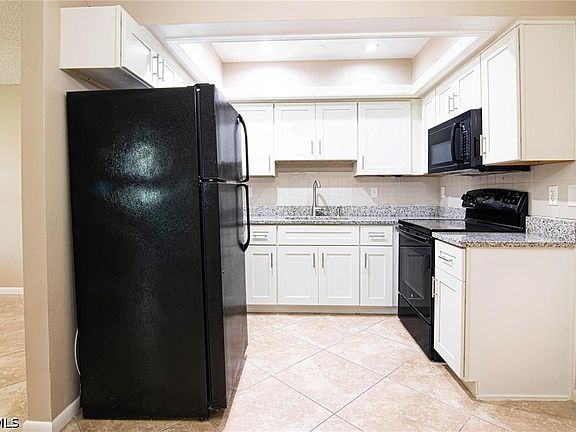 2nd image of 624 SE 13th St APT 1