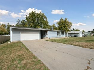 150 Mayden Ave SW, Cedar Rapids, IA 52404