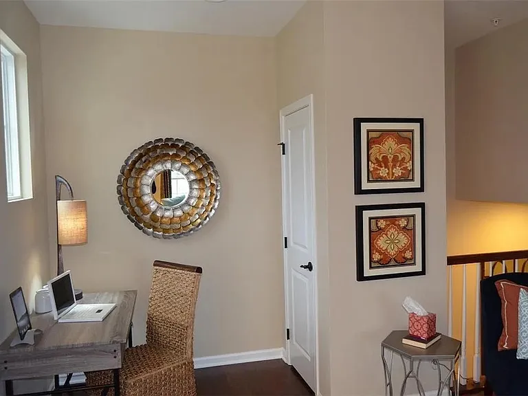 1861 Louisville Ln — Photo 22