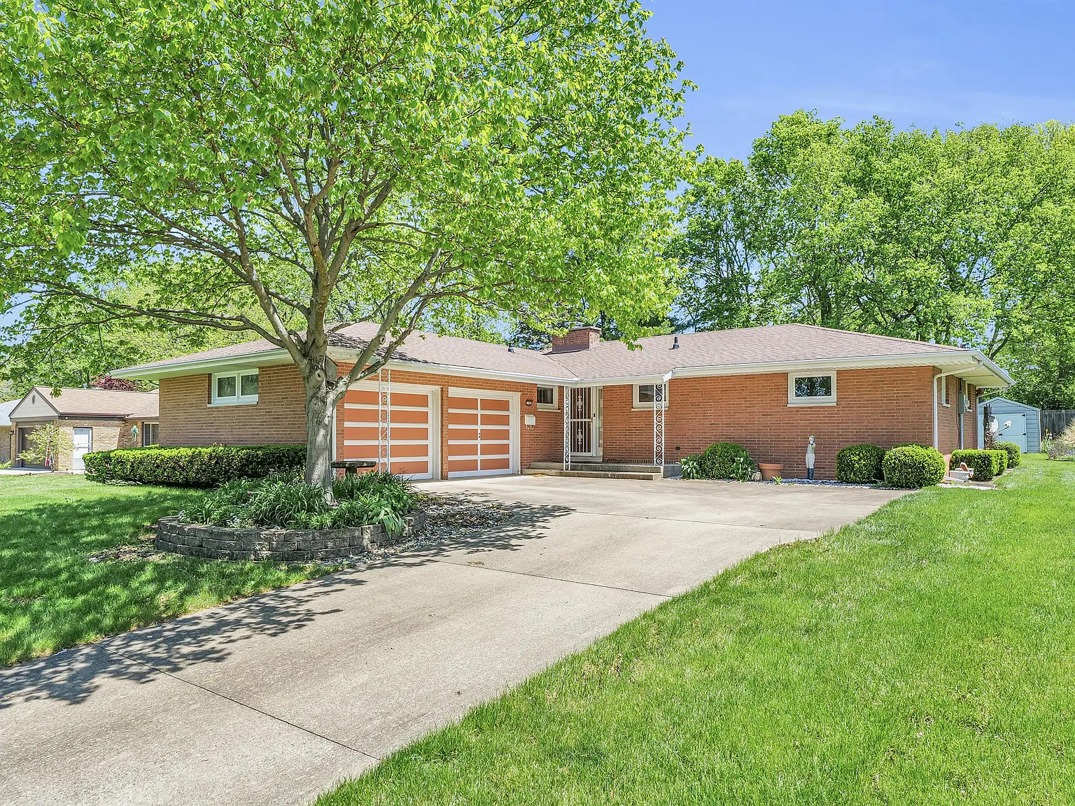 1702 Golfview Drive - 1 — Photo 1