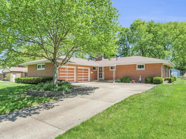 1702 Golfview Dr, Urbana, IL 61801