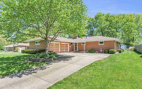 1702 Golfview Dr Photo 1