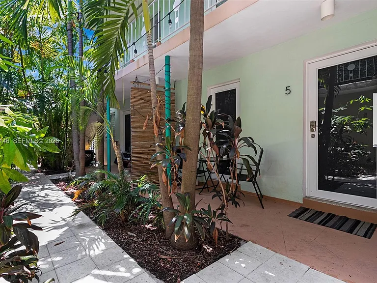 1117 Meridian Ave #5 — Photo 1