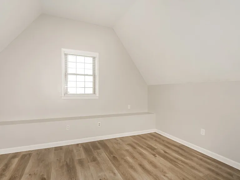 7308 Schilling Cv E — Photo 14