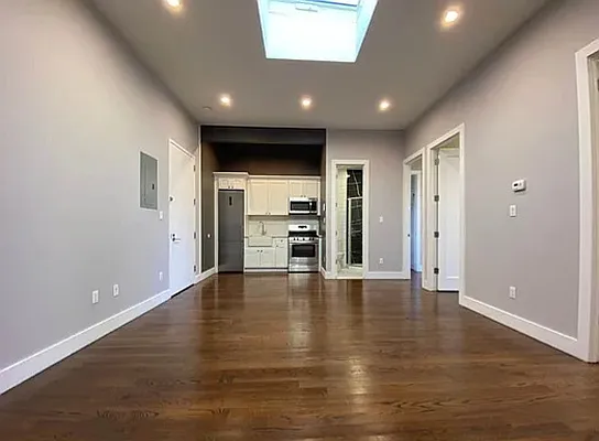 Rented by EXR | media 3