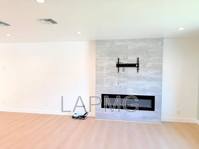 10839 Fellows Ave #10839 — Photo 7