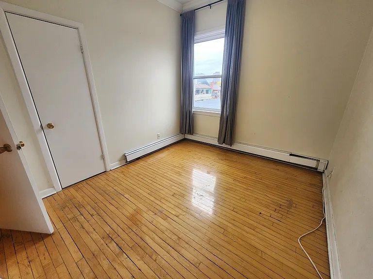 343 Elgin St #A — Photo 5