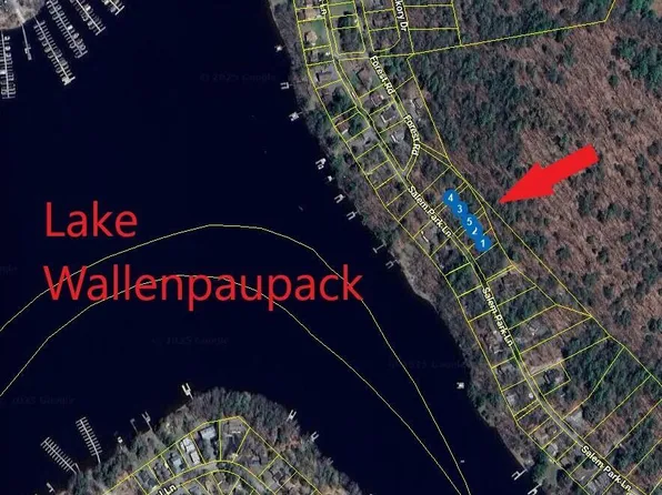 23 Salem Park Ln, Lake Ariel, PA 18436