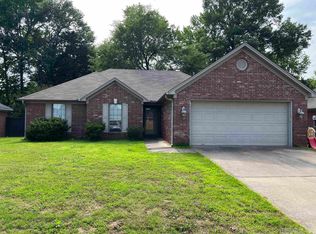 935 Woodard Dr, Conway, AR 72034