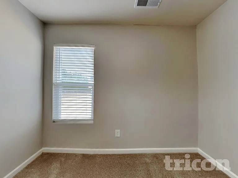 129 Ridgemoore Ct — Photo 13