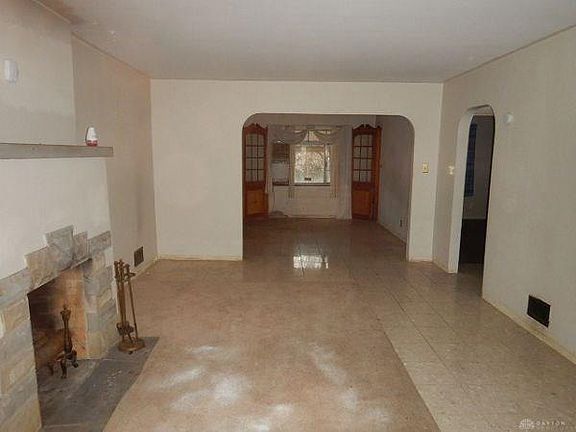 5th image of 1530 Newton Ave
