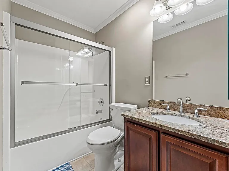 112 Bathurst Ln — Photo 24