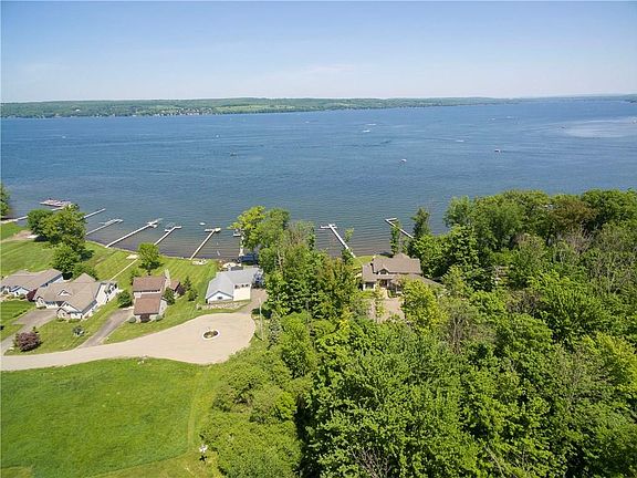 4th image of 2706 Cove Cir E