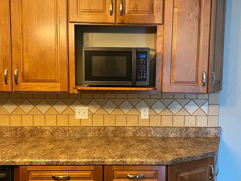 883 Roanoke Dr — Photo 23