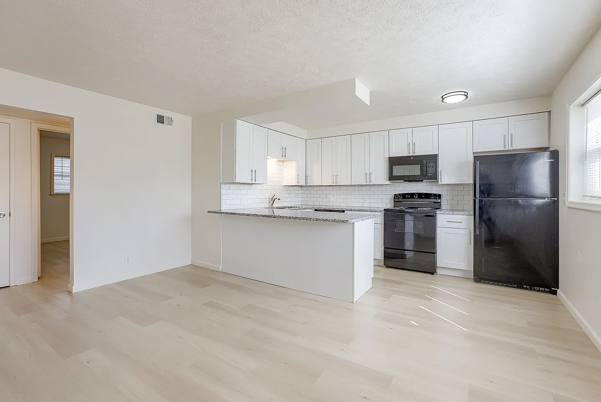 Building Photo - 1056 S 29th St #2