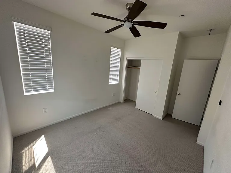 5490 Shorefront Dr #177 — Photo 8