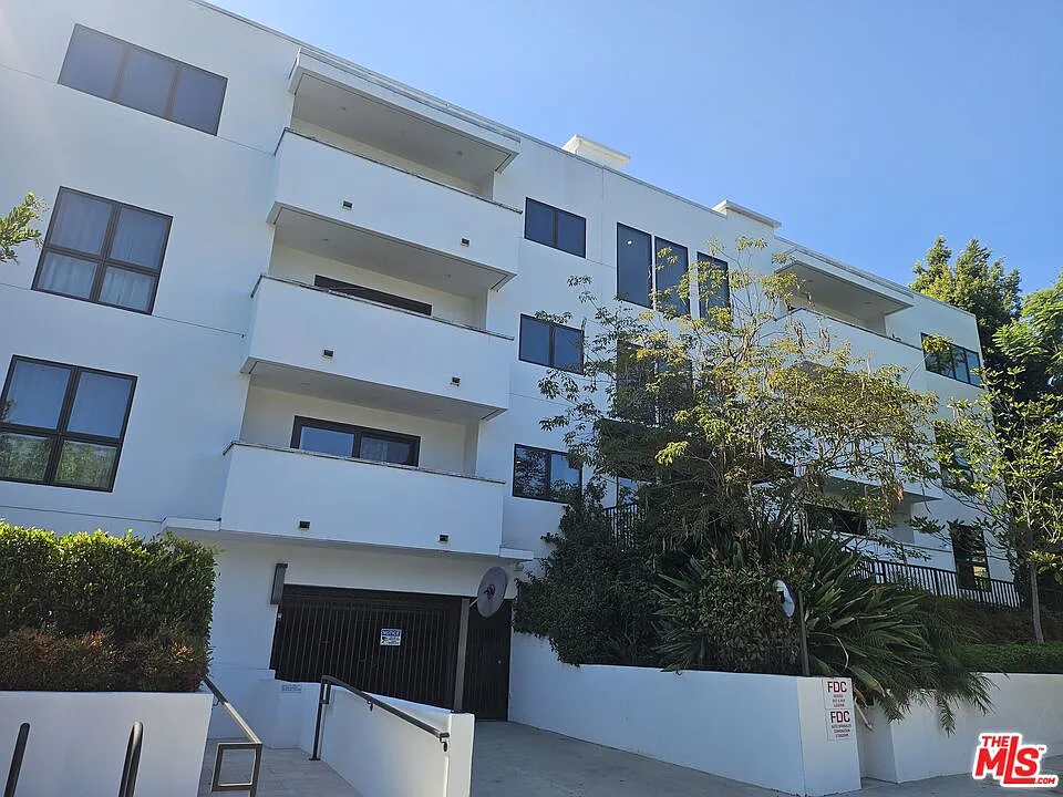 853 S Lucerne Blvd #206